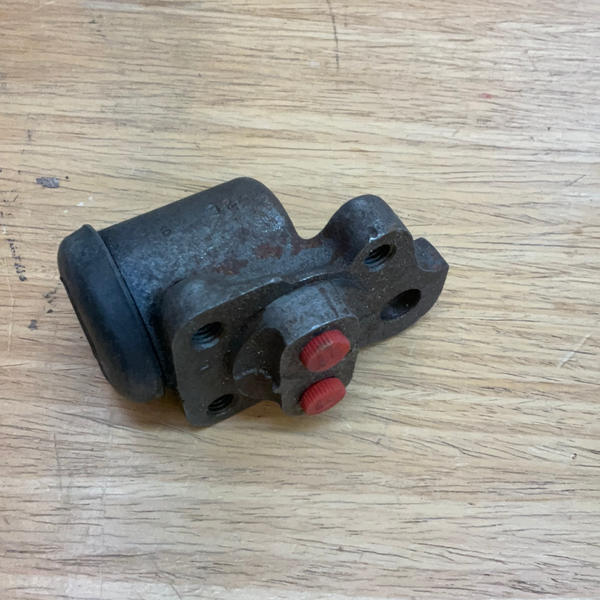 Wheel Cylinder ,front, right  for 220